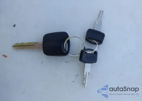 1998 Lincoln Continental z USA, uszkodzony, nr VIN 1LNFM97V7WY658487